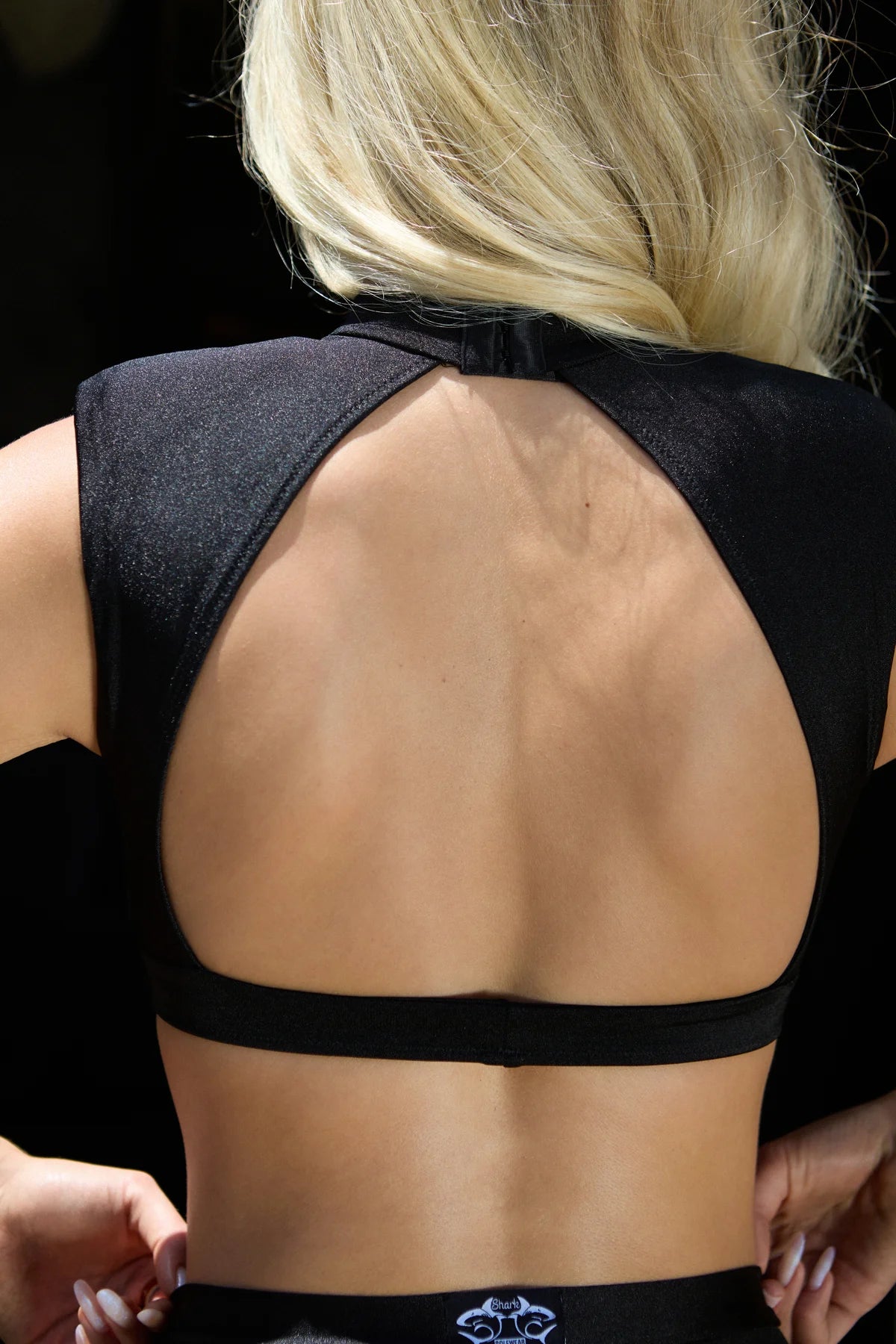 Mira Top - Glossy Black